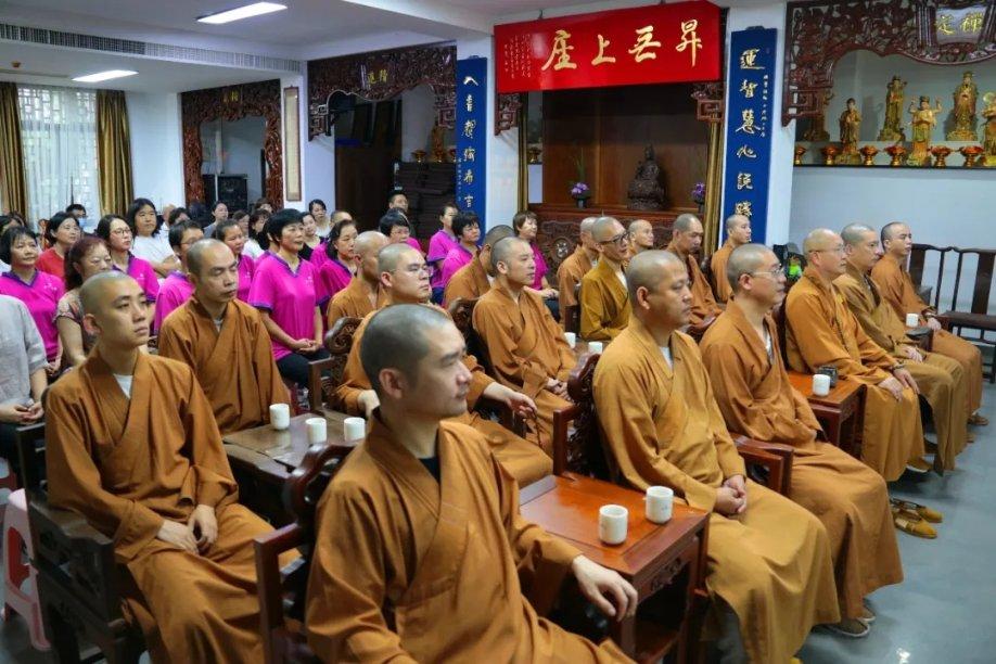逃离粉红岛